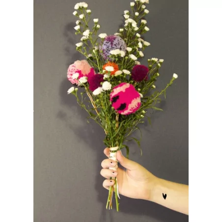 IDEES CREATIVES : Tuto : Réaliser un bouquet de pompons, par The Creative Contente