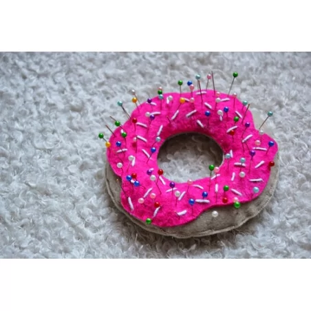 IDEES CREATIVES : Tuto : Réaliser un pique-aiguille donut, par The Camelia