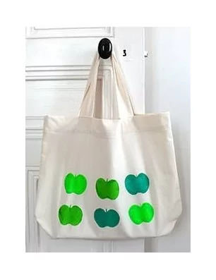 IDEES CREATIVES : Tuto : Customiser un cabas avec une pomme, par Pébéo