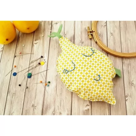 IDEES CREATIVES : Tuto : Réaliser un pique-aiguille citron, par Violette Factory