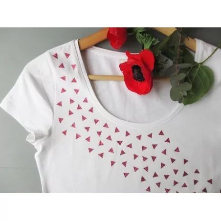 IDEES CREATIVES : Tuto : Customiser un t-shirt blanc, par Tadaam