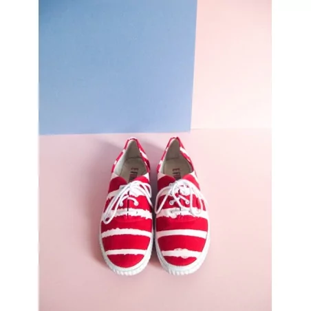 IDEES CREATIVES : Tuto : Customiser des tennis, par A Cardboard Dream
