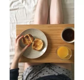 Tuto : Réaliser un support pour ordinateur portable ou plateau petit dej, par Charlotte
