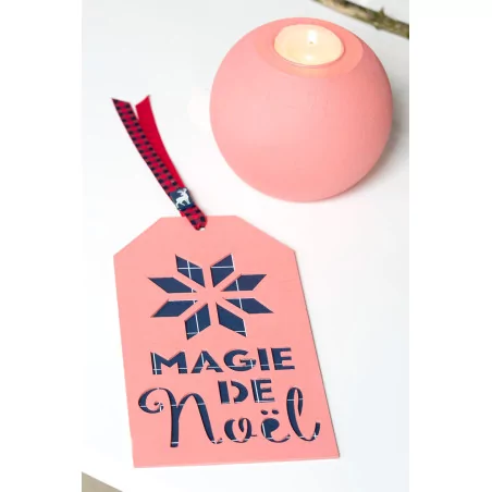 IDEES CREATIVES : Idée créative - Noël Ecossais - La décoration de la table - Les grandes étiquettes en bois