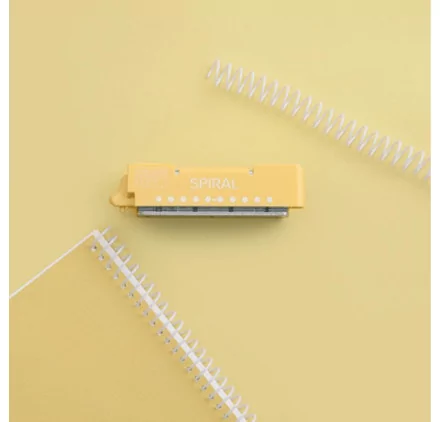 We R Memory Keepers Perforatrice Spirale Multi Cinch 3:1 - Cartouche Pour Album Scrapbooking