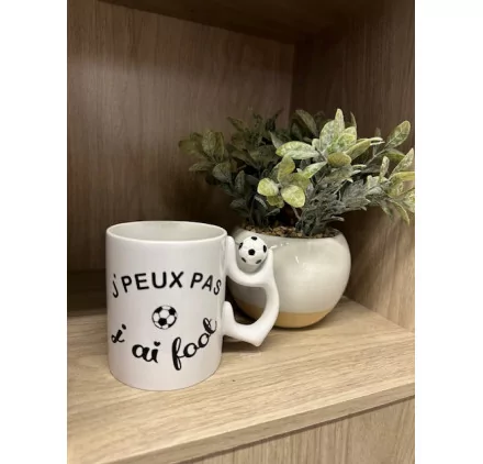 IDEES CREATIVES : Tuto - Personnaliser un Mug avec du vinyle IDEES CREATIVES : Tuto - Personnaliser un Mug avec du vinyle