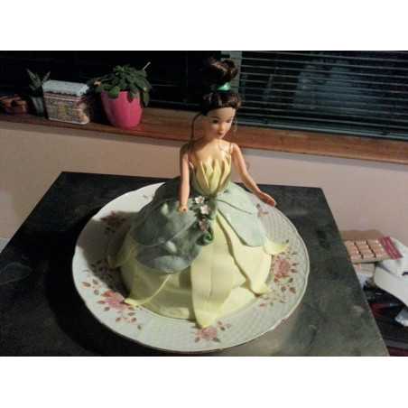 IDEES CREATIVES : Tuto - Réaliser un gâteau en forme de princesse avec un décor en pâte à sucre